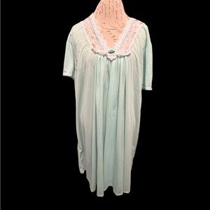 Vintage pullover night gown size XL blue with flower